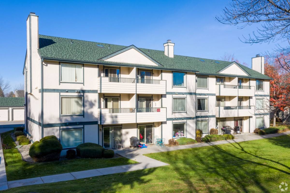 Apartment for rent at 1015 E Cozza Dr, Spokane, WA 99208