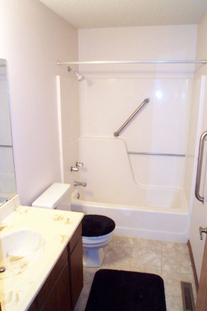 Apartment for rent at 7011-13 W Oneil, Wichita, KS 67212