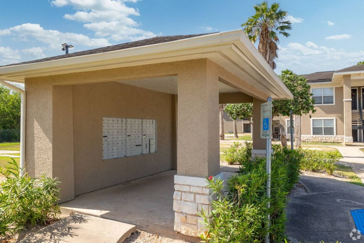 Apartment for rent at 202 W S Ave, Donna, TX 78537