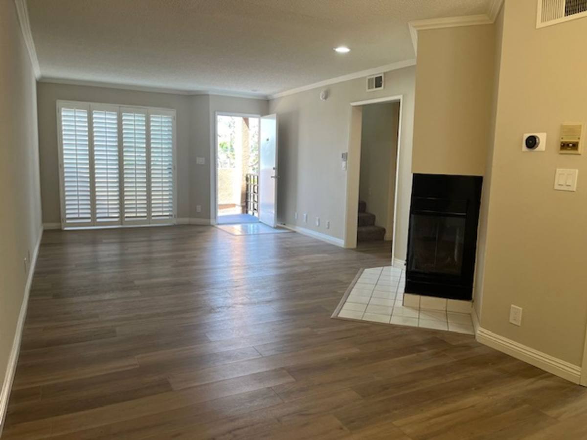 Townhouse for rent at 7700 Topanga Canyon Blvd, Canoga Park, CA 91304