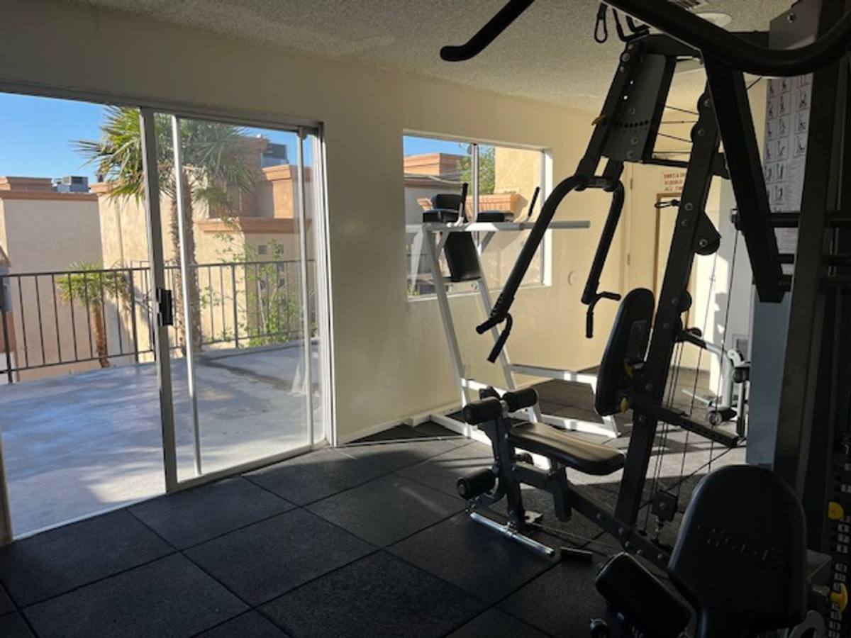 Townhouse for rent at 7700 Topanga Canyon Blvd, Canoga Park, CA 91304