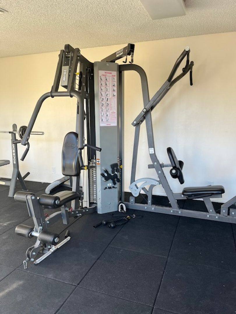 Townhouse for rent at 7700 Topanga Canyon Blvd, Canoga Park, CA 91304
