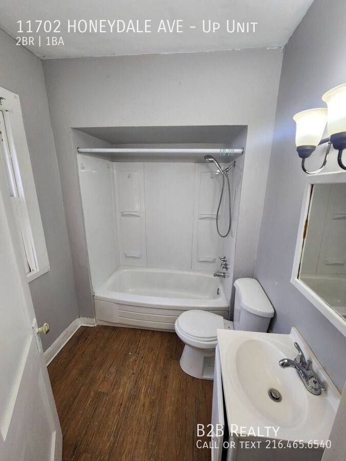 Apartment for rent at 11702 Honeydale Ave, Cleveland, OH 44120