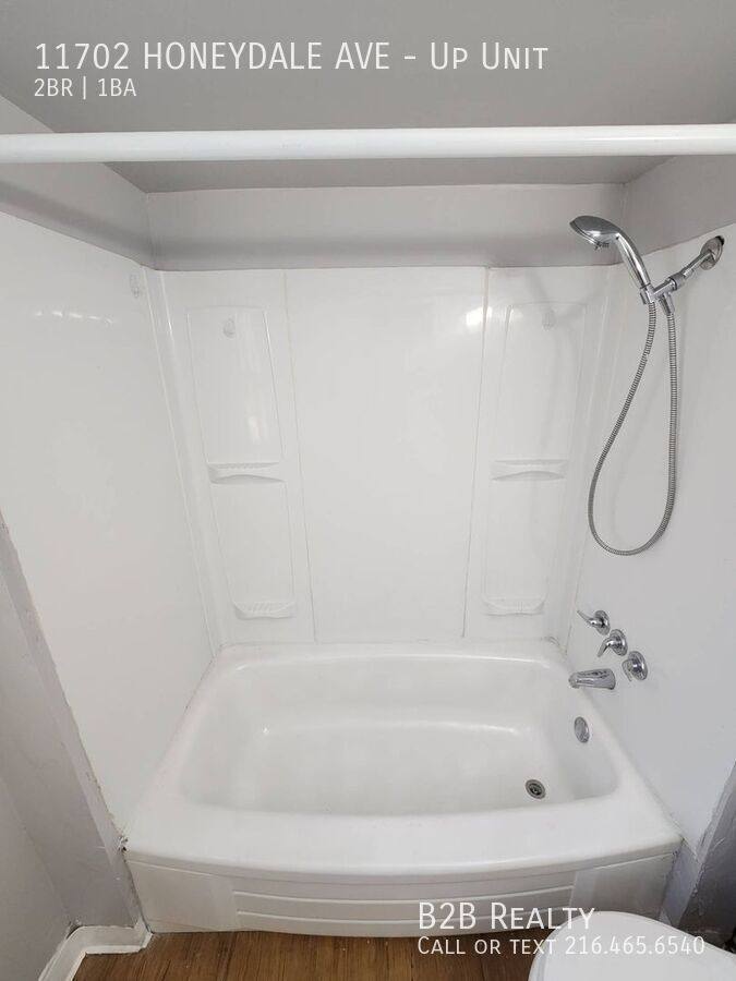 Apartment for rent at 11702 Honeydale Ave, Cleveland, OH 44120
