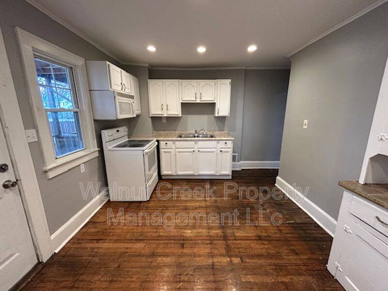 Apartment for rent at 3235 Grove Ave, Lorain, OH 44055