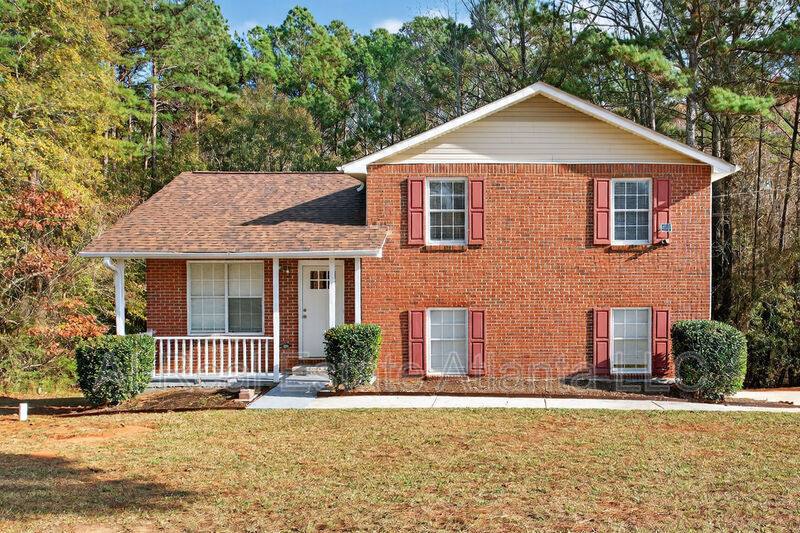 House for rent at 1576 King Mill Rd, McDonough, GA 30252