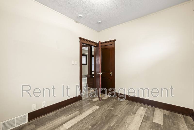 House for rent at 2816 N 19th Ave, Omaha, NE 68110