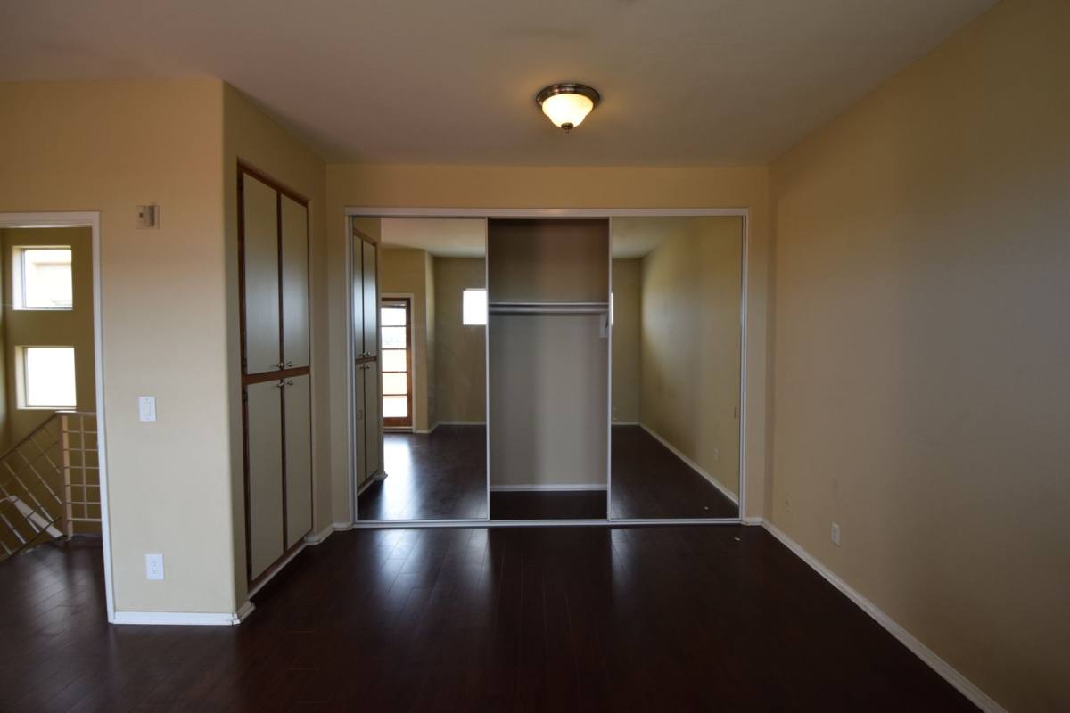 Townhouse for rent at 425 Alvarado St, Los Angeles, CA 90026
