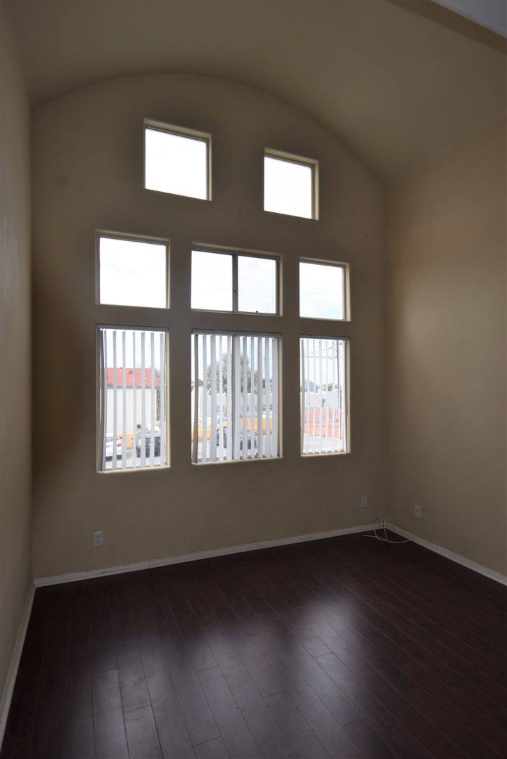 Townhouse for rent at 425 Alvarado St, Los Angeles, CA 90026