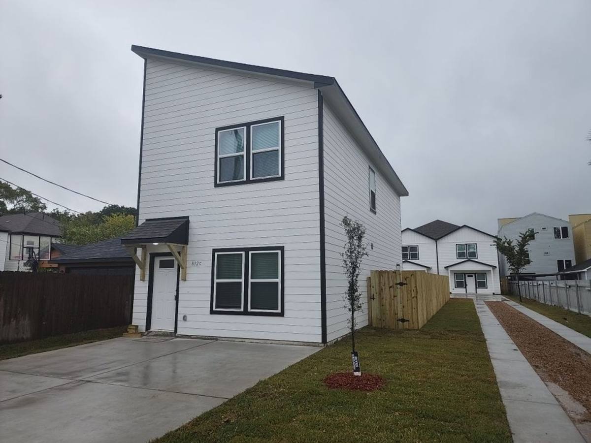 Apartment for rent at 832 Elkhart St, Houston, TX 77091