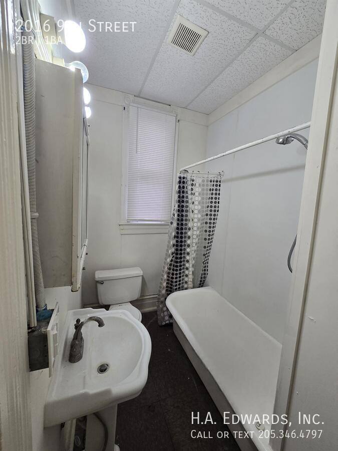 House for rent at 2016 9th St, Tuscaloosa, AL 35401