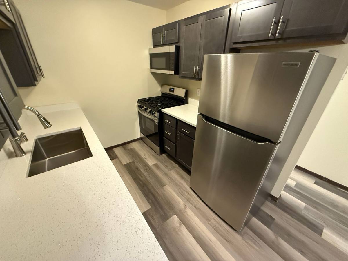 Apartment for rent at 214 Williamsburg Dr, Mequon, WI 53092