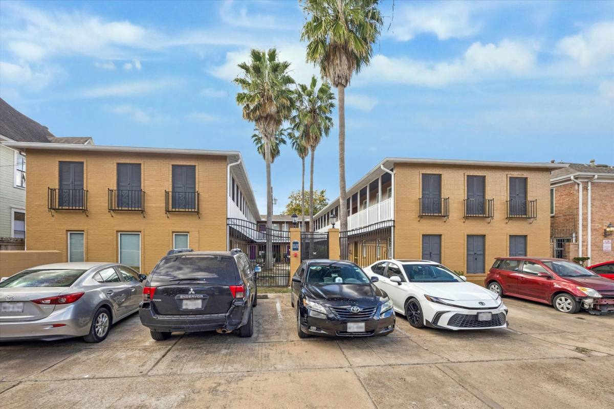 Apartment for rent at 3618 Garrott St, Houston, TX 77006