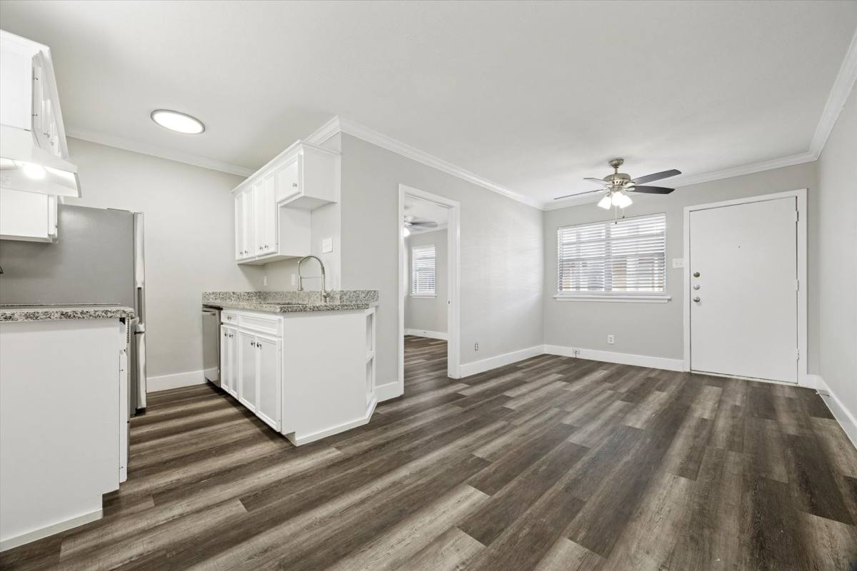Apartment for rent at 3618 Garrott St, Houston, TX 77006
