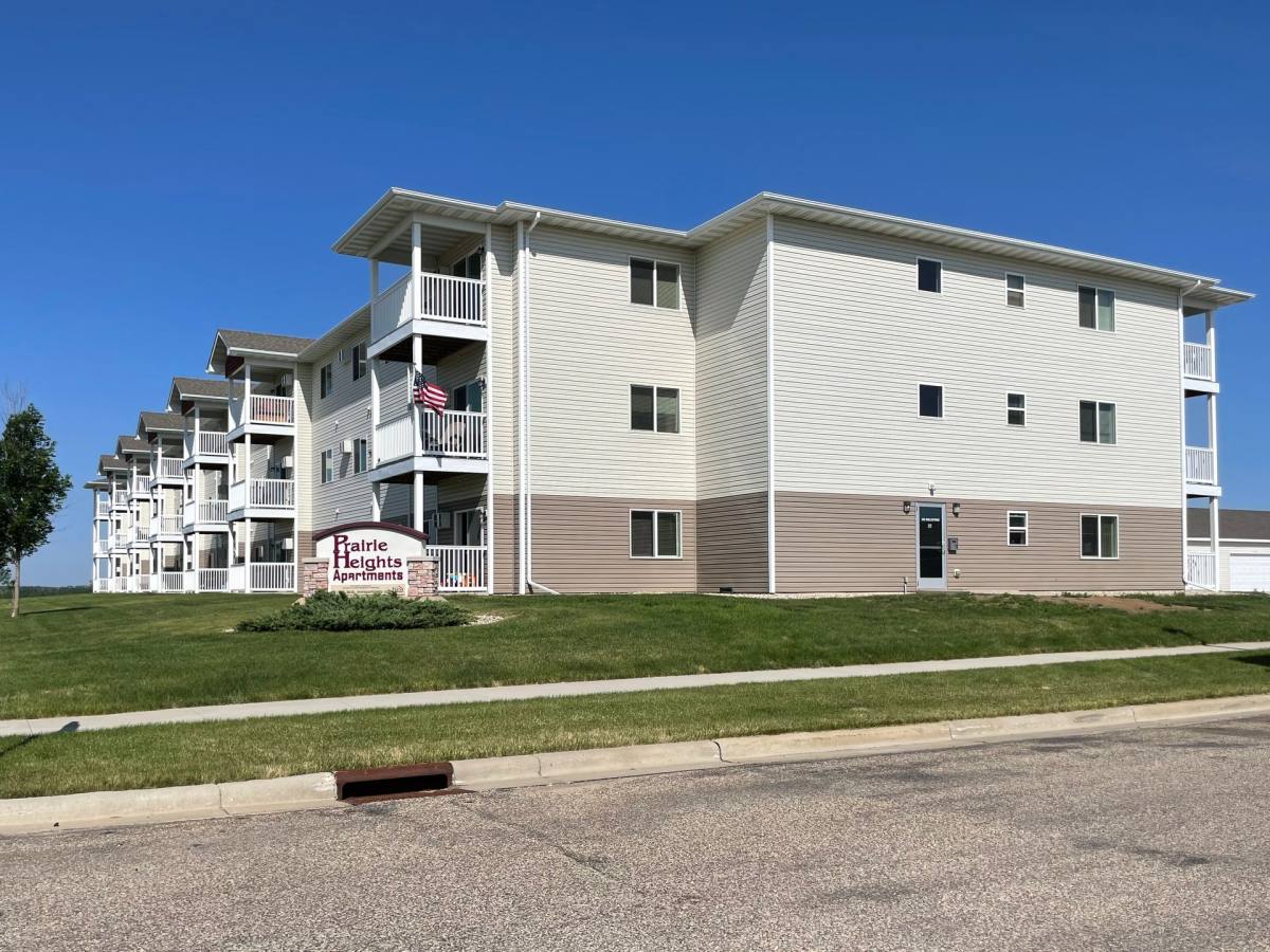 Apartment for rent at 3312-3414 21st Ave Nw, 2213 33rd St, Minot, ND 58703