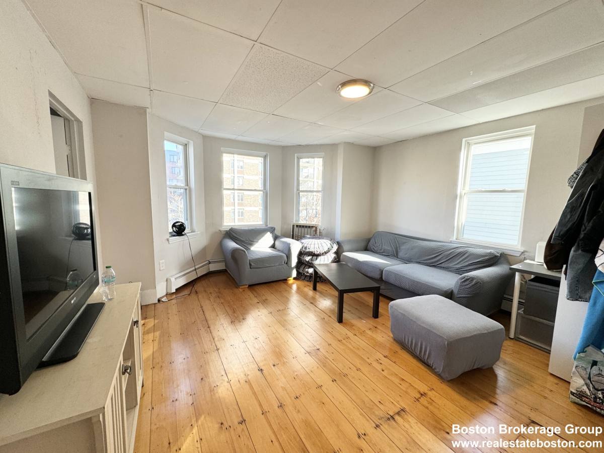 Apartment for rent at 1572 Tremont St #3, Roxbury Crossing, MA 02120