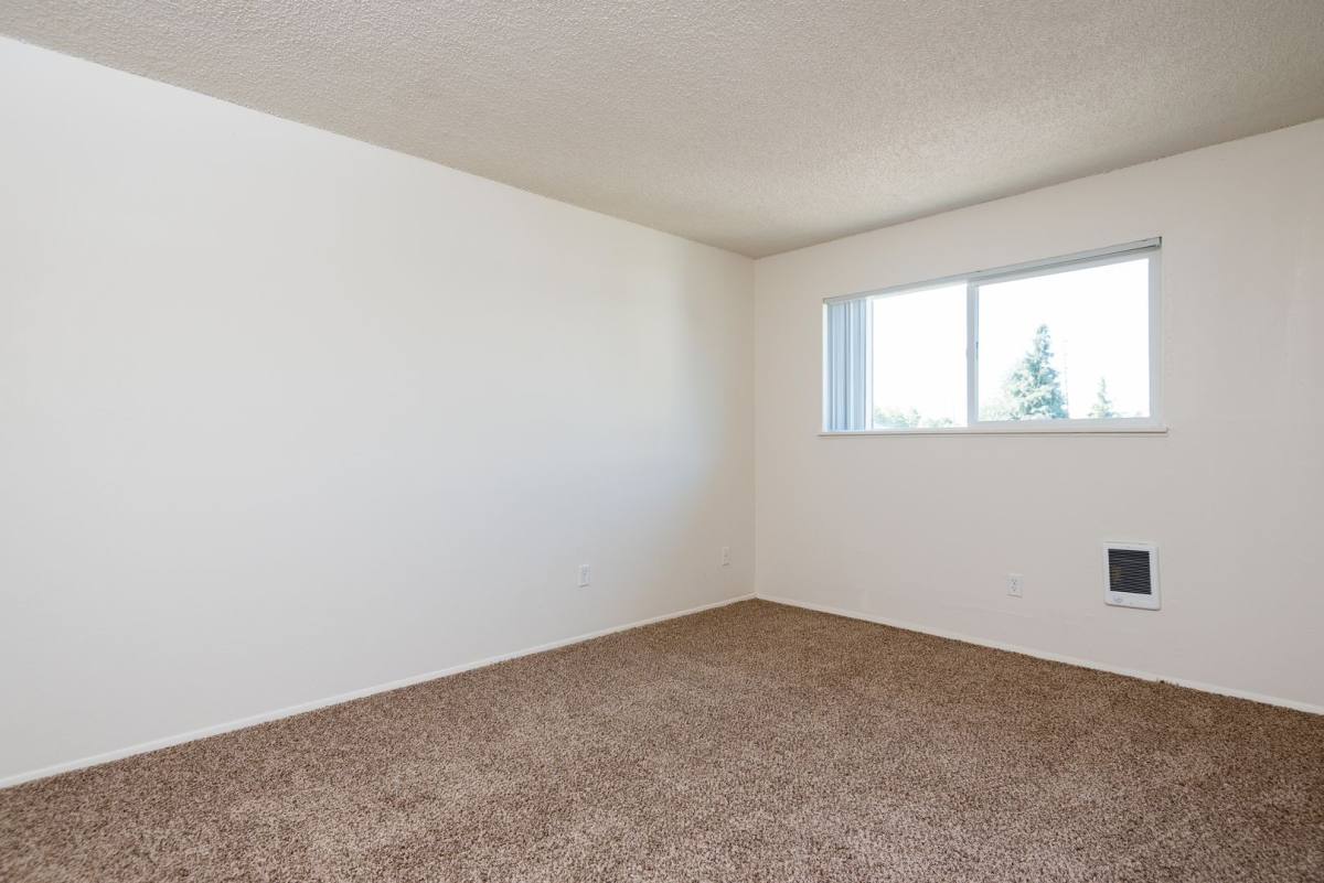Apartment for rent at 2440-2468 SE 87th Ave, Portland, OR 97216