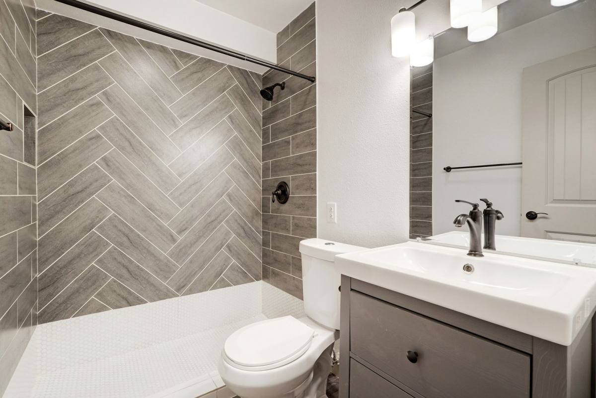 Apartment for rent at 807 W Lynn St, Austin, TX 78703