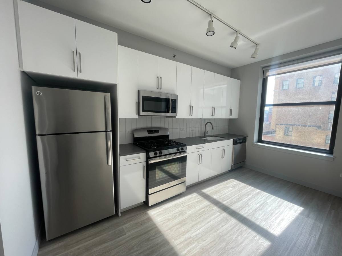 Apartment for rent at 331 S Wells St, Chicago, IL 60606