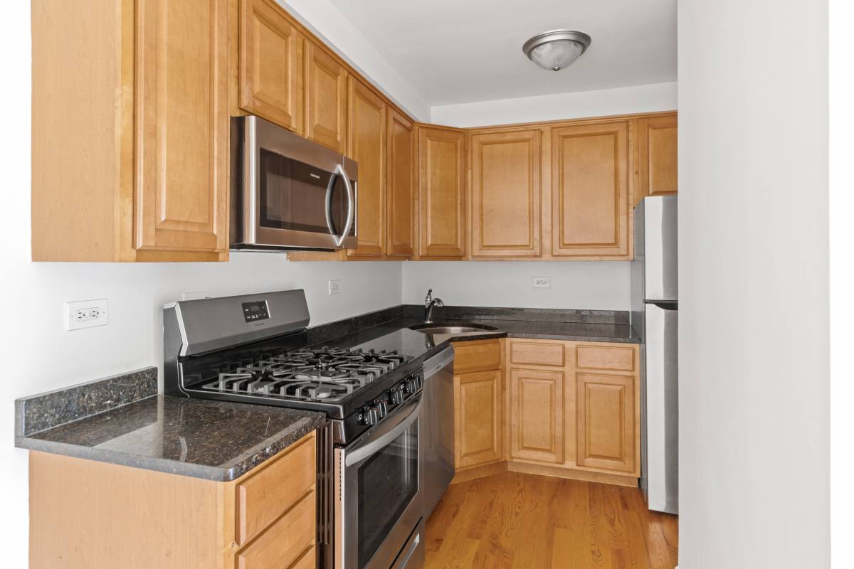 Townhouse for rent at 110 Surrey Dr #110, Glen Ellyn, IL 60137