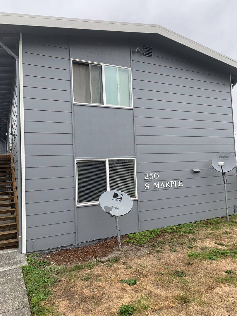 Apartment for rent at 250 S Marple, Coos Bay, OR 97420