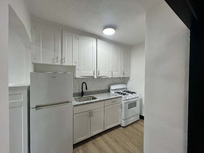 Apartment for rent at 1496 W 117th St, Lakewood, OH 44107
