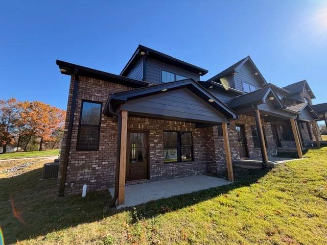 Townhouse for rent at 100 Nichali Dr, Charlotte, TN 37036