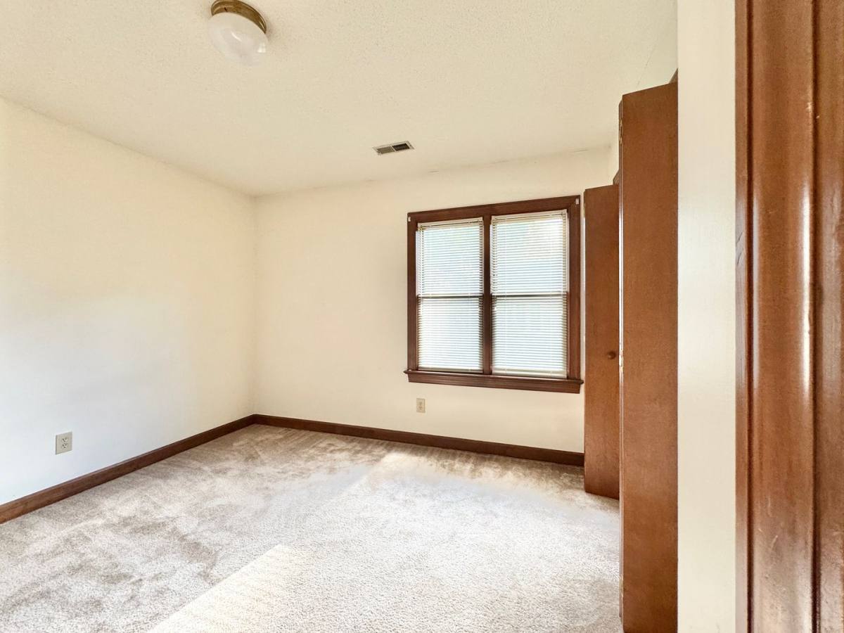 Townhouse for rent at 5125 Autumncrest Dr, Greensboro, NC 27407
