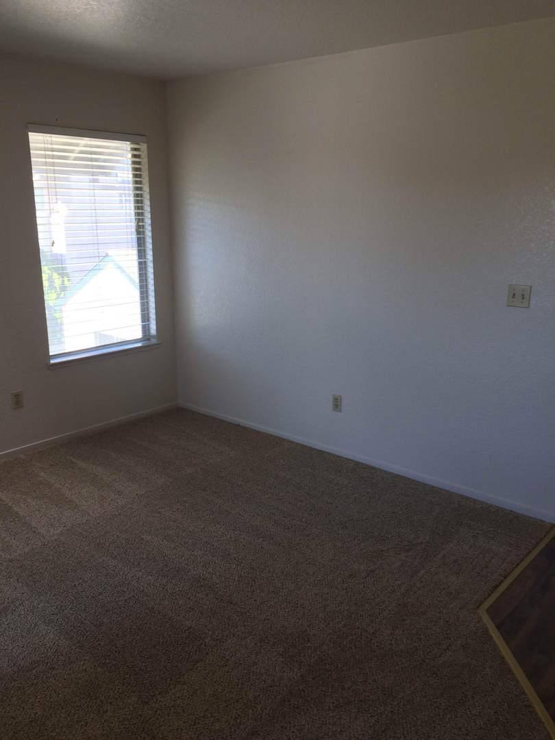 Apartment for rent at 1480 W Main St, Ripon, CA 95366