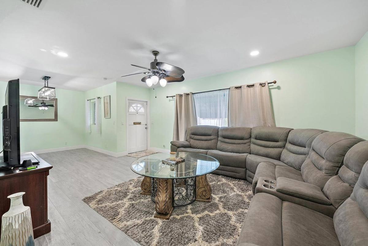 House for rent at 135 E 28th St, West Palm Beach, FL 33404