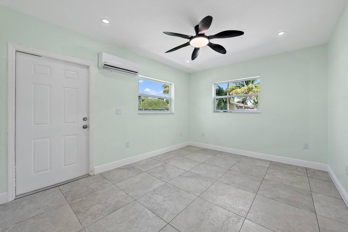 House for rent at 135 E 28th St, West Palm Beach, FL 33404