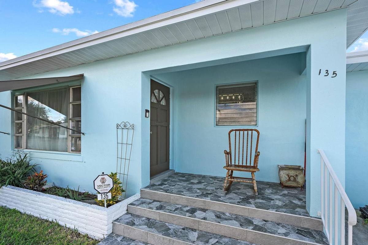 House for rent at 135 E 28th St, West Palm Beach, FL 33404