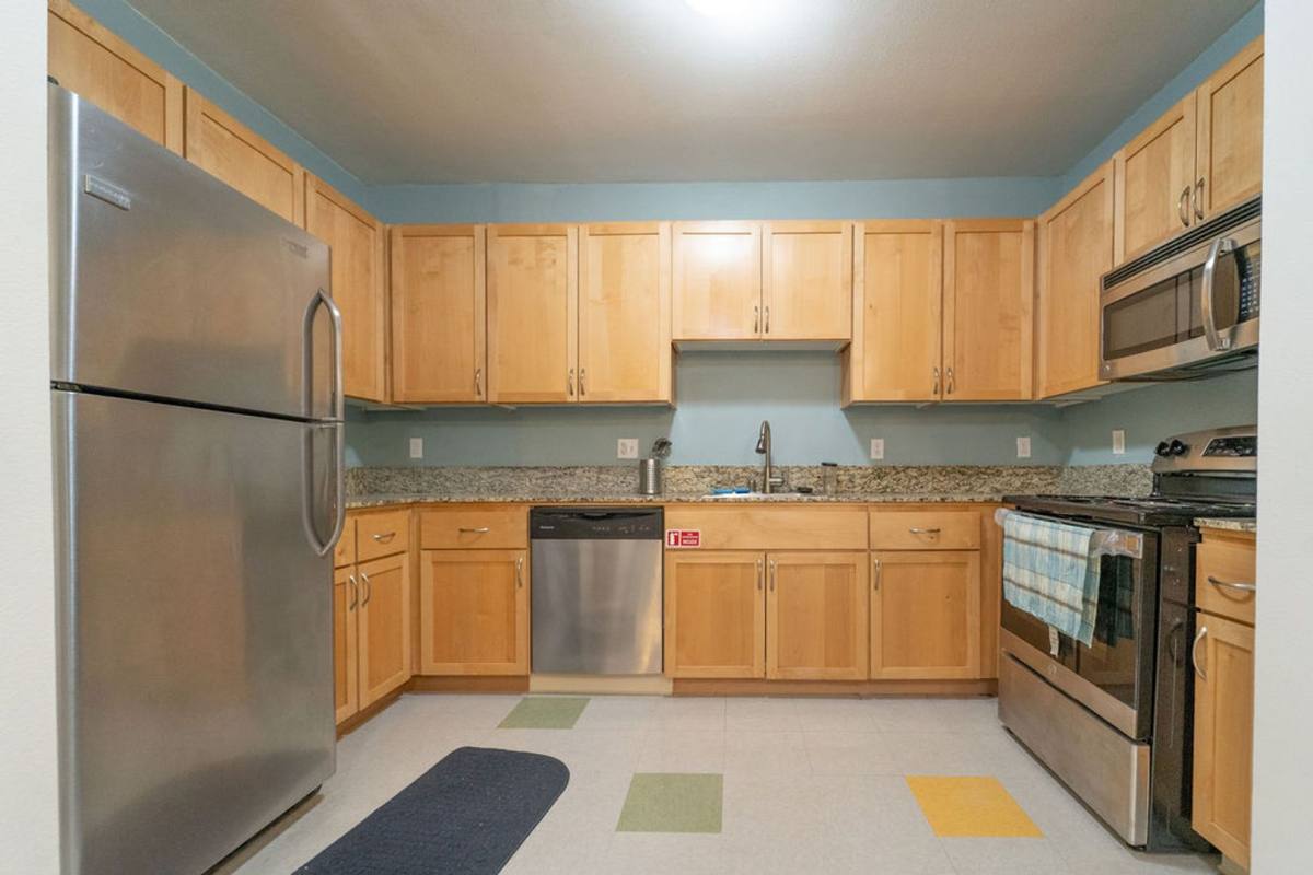 Apartment for rent at 2398 Bancroft Way, Berkeley, CA 94704