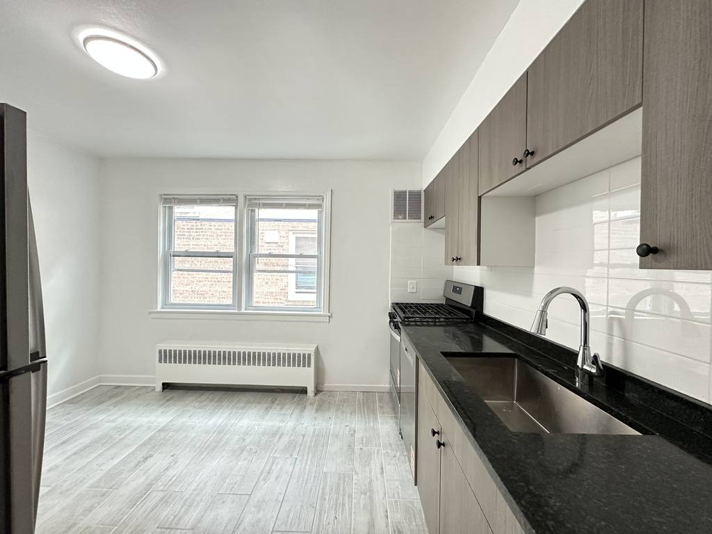 Apartment for rent at 6713 California #WA8, Chicago, IL 60645