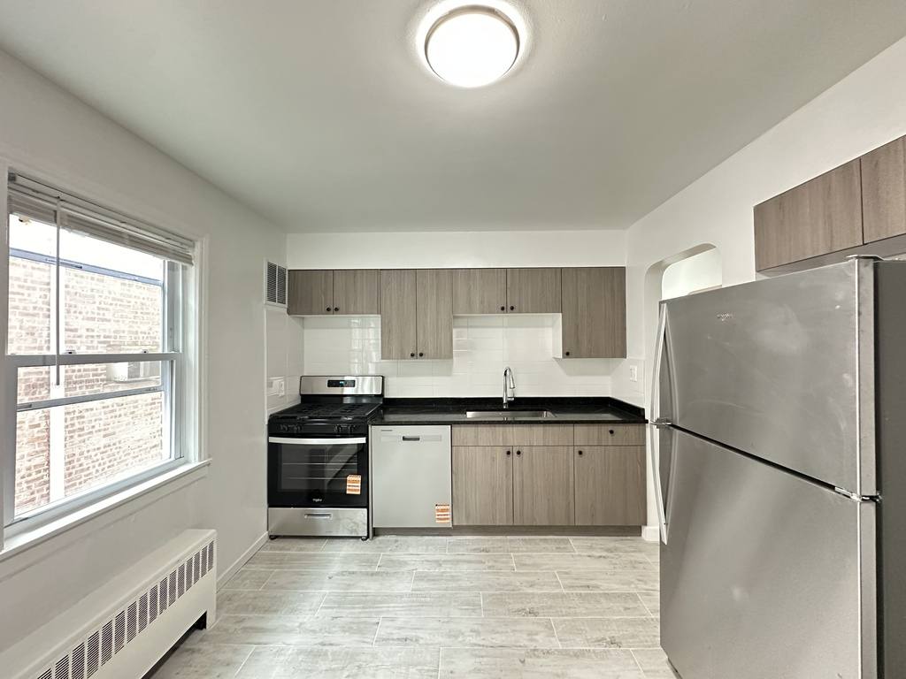 Apartment for rent at 6713 California #WA8, Chicago, IL 60645