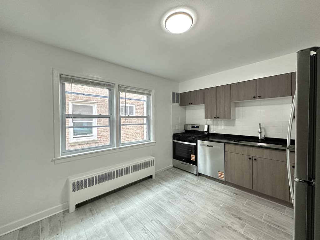 Apartment for rent at 6713 California #WA8, Chicago, IL 60645