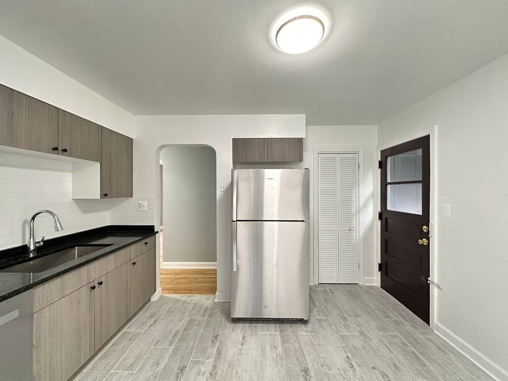 Apartment for rent at 6713 California #WA8, Chicago, IL 60645