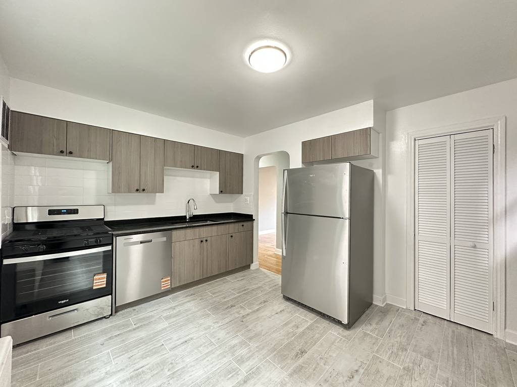 Apartment for rent at 6715 California #W3, Chicago, IL 60645