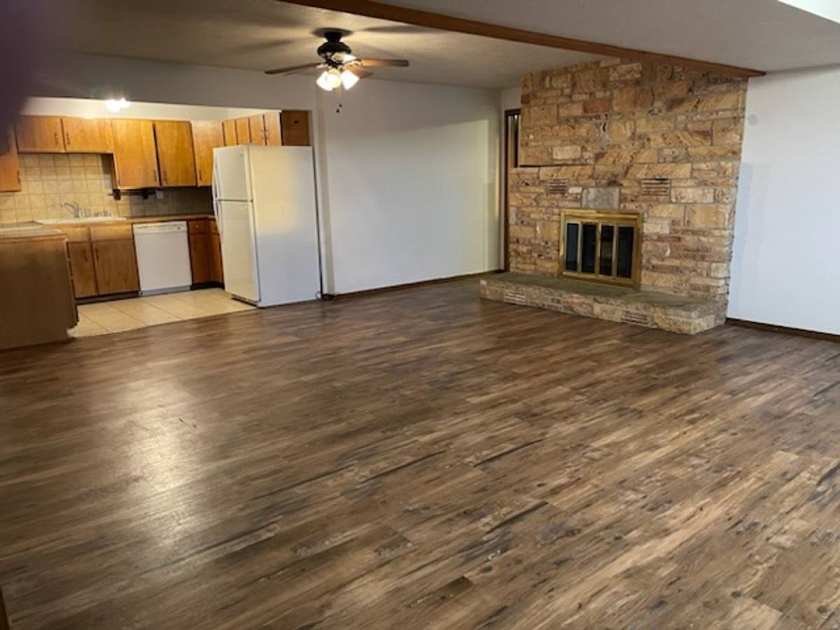 House for rent at 310 N Crestview Dr, Moses Lake, WA 98837