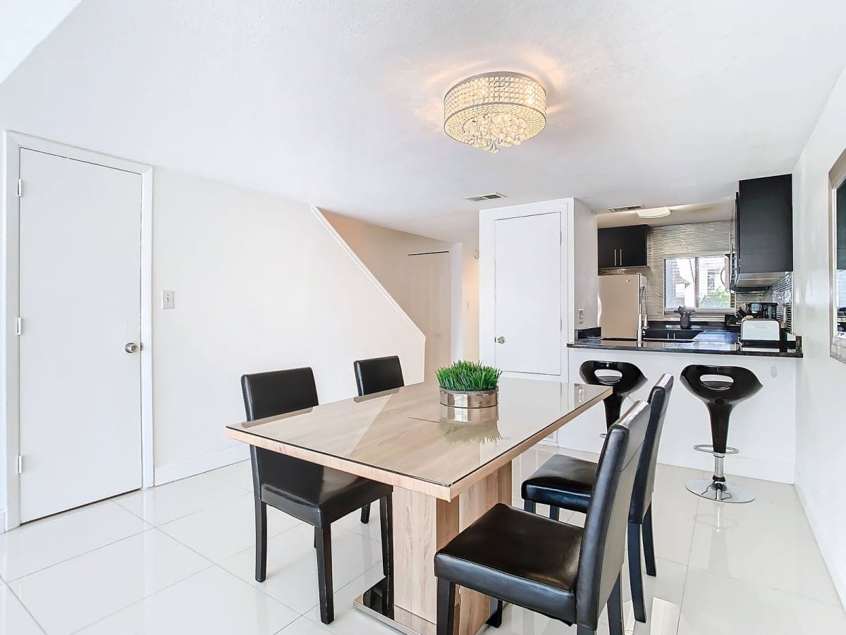 Townhouse for rent at 5415 Vineland Rd #CYP1, Orlando, FL 32811