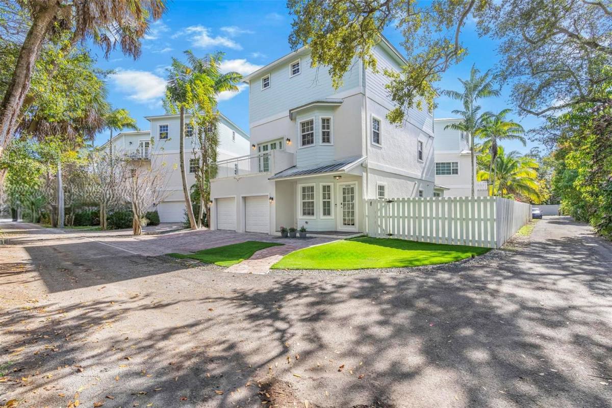 House for rent at 1111 Waverly Rd, Fort Lauderdale, FL 33312