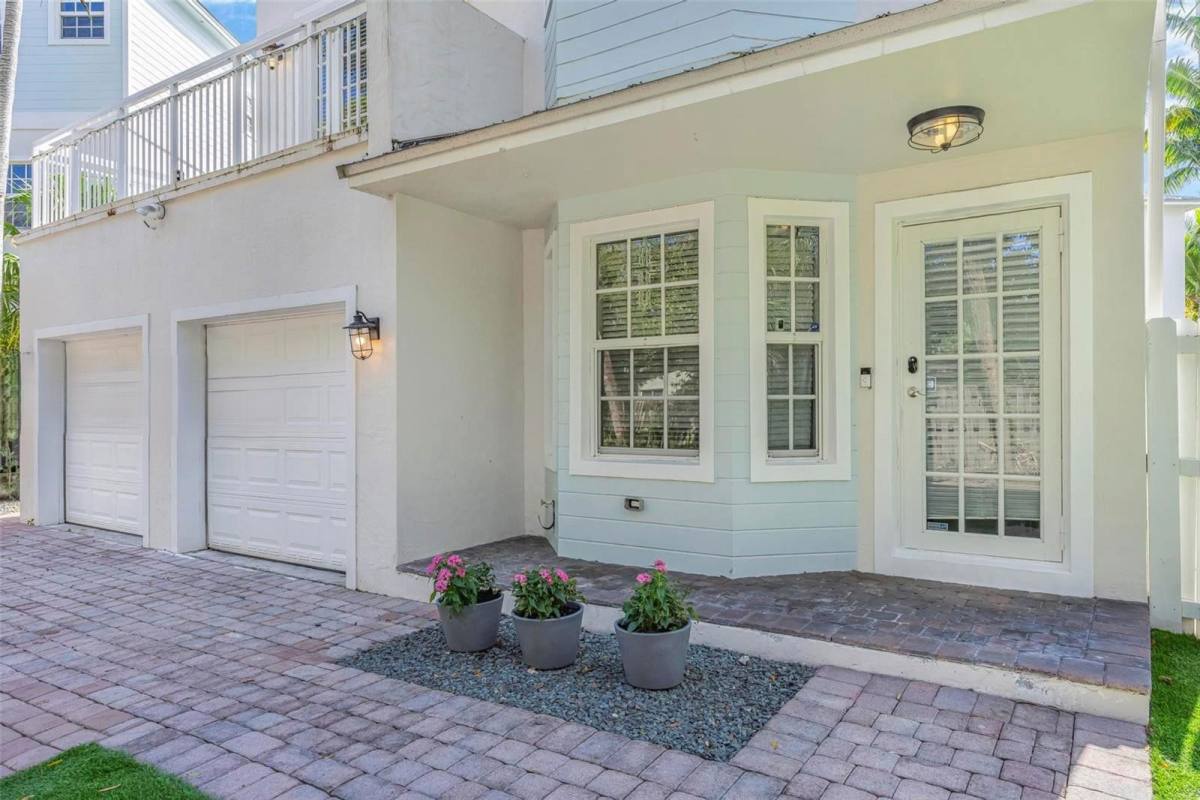 House for rent at 1111 Waverly Rd, Fort Lauderdale, FL 33312