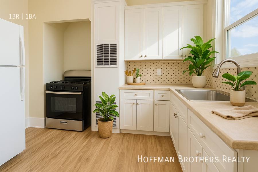 Apartment for rent at 1022 N Berendo St #3, Los Angeles, CA 90029