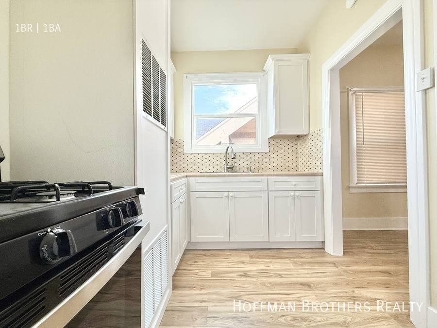 Apartment for rent at 1022 N Berendo St #3, Los Angeles, CA 90029