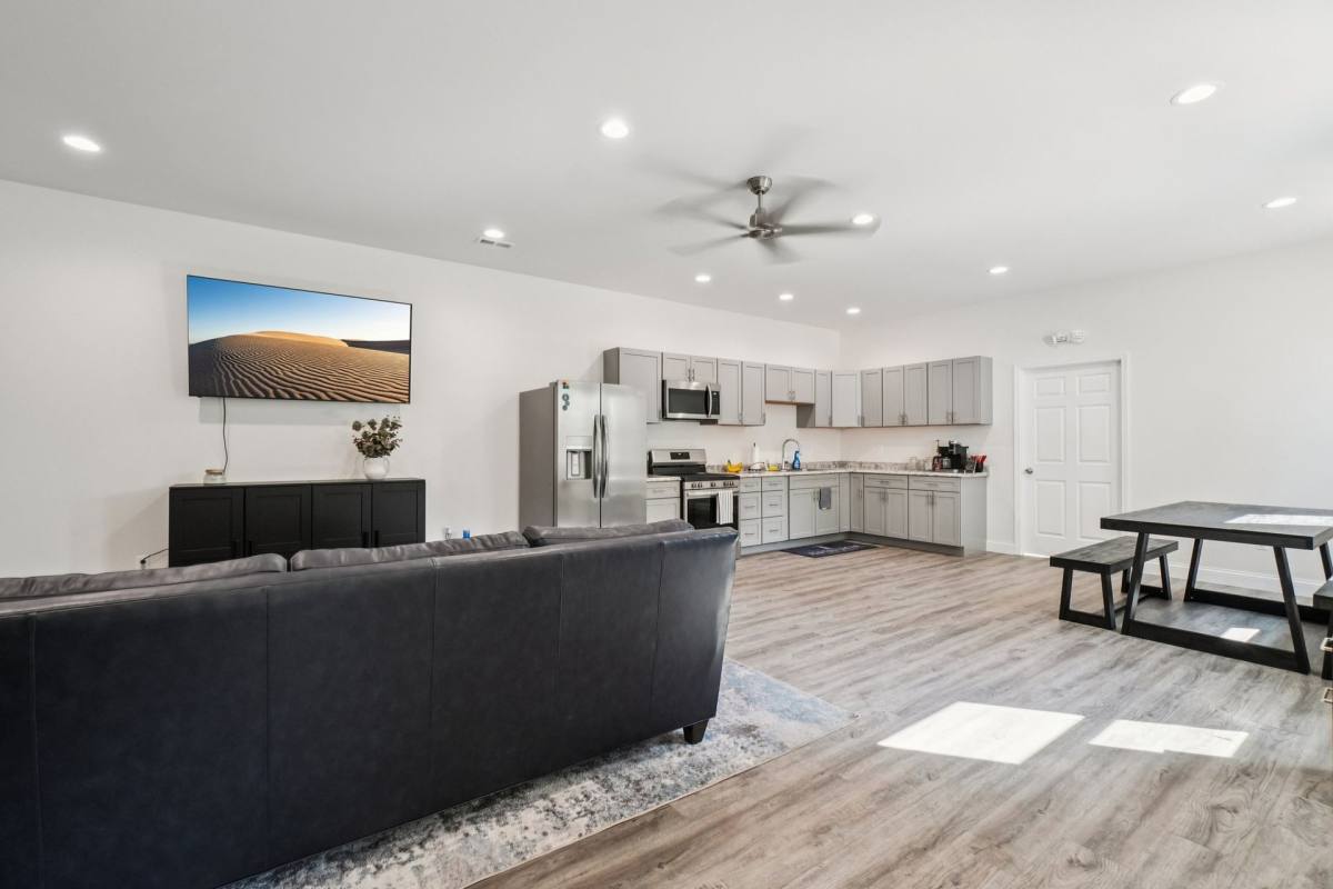 Apartment for rent at 1490 Aspen Dr, Marysville, MI 48040