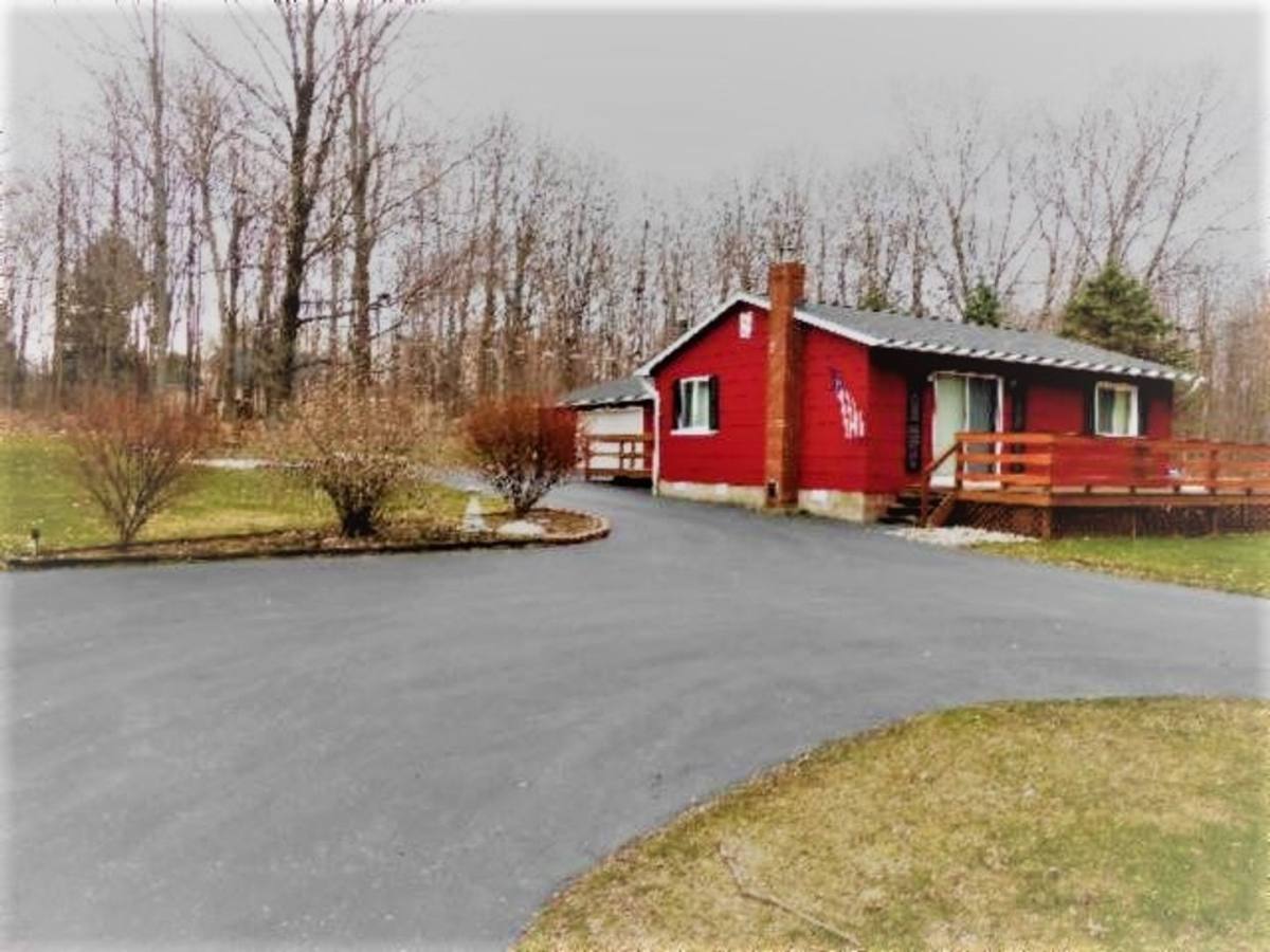 Apartment for rent at 8900 S Lake Rd, Linesville, PA 16424