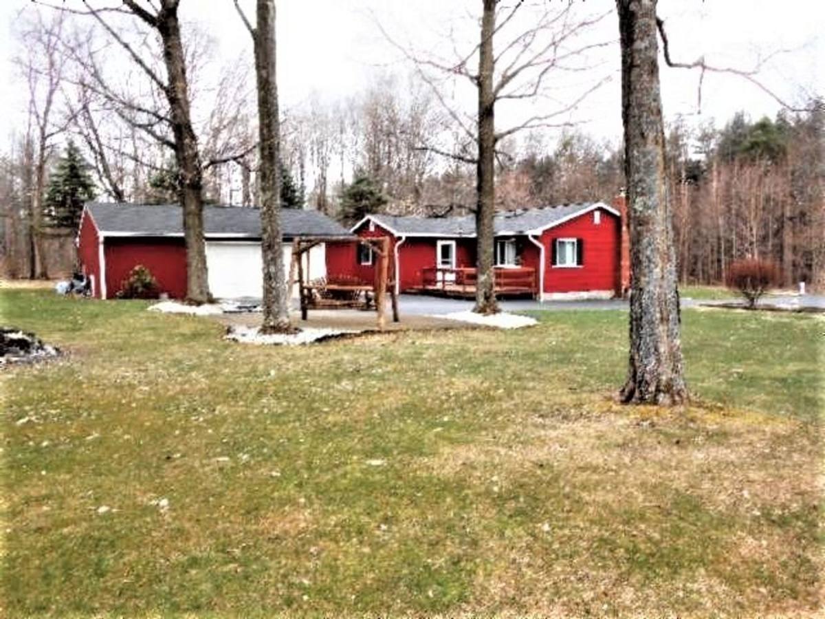 8900 S Lake Rd, Linesville, PA 16424 - Apartment for Rent - Image 2
