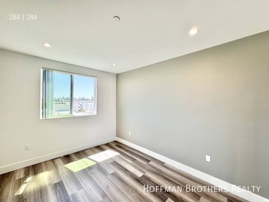 Apartment for rent at 11155 Huston St #306, North Hollywood, CA 91601
