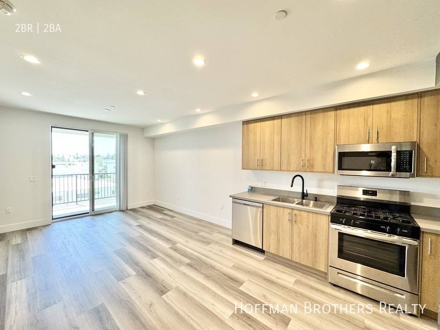 Apartment for rent at 11155 Huston St #306, North Hollywood, CA 91601