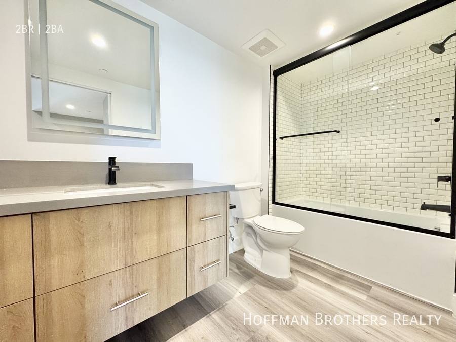 Apartment for rent at 11155 Huston St #306, North Hollywood, CA 91601
